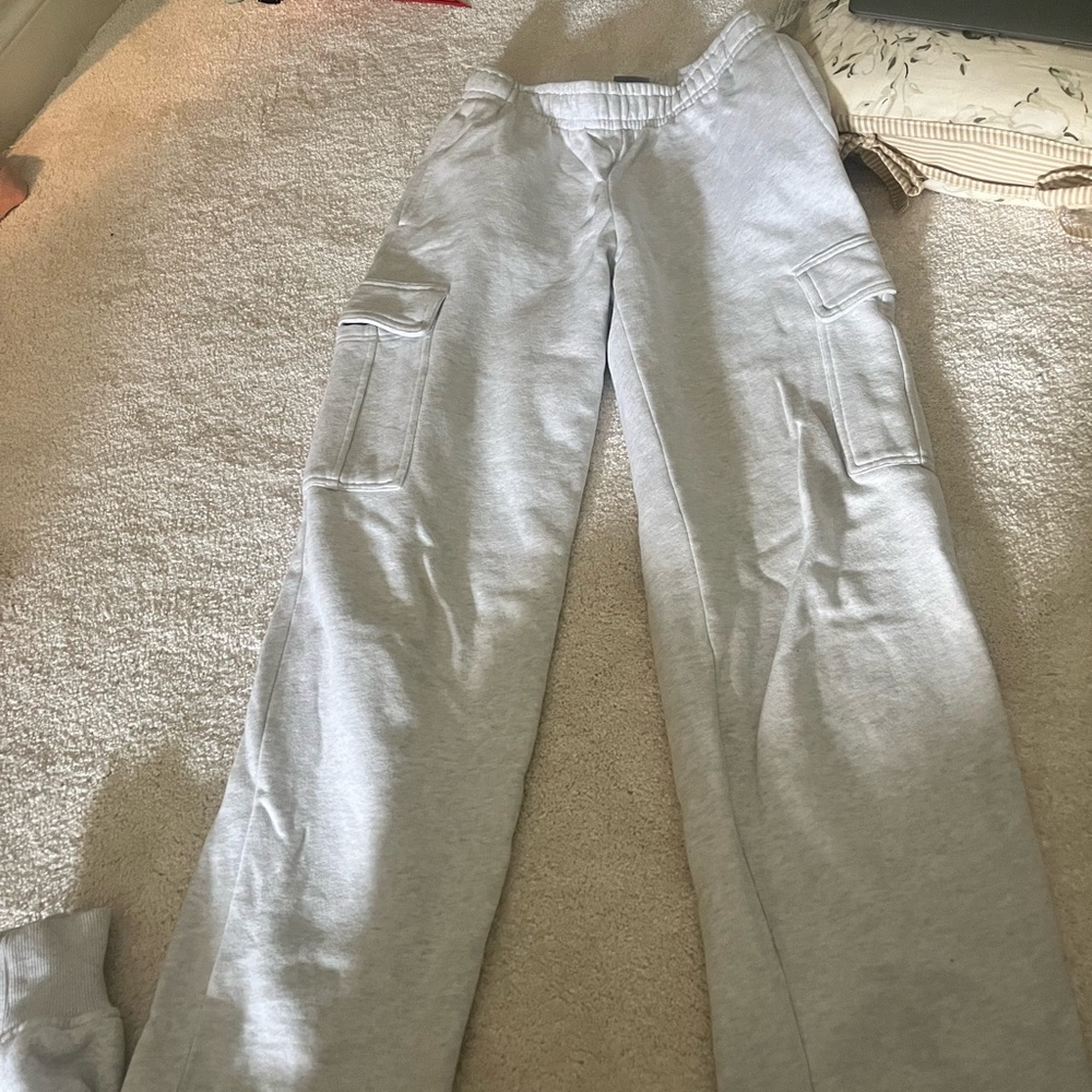 Aritzia cargo sweatpants